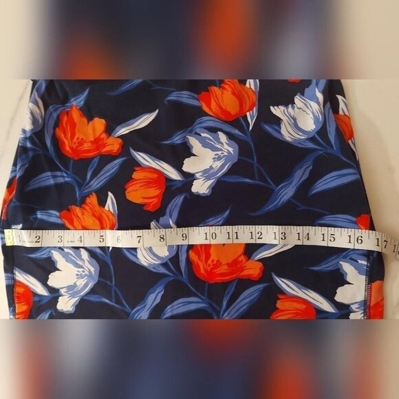 Old Navy Floral Print Pencil Skirt Office to Brunch Outfit Essential Preppy - Picture 3 of 8